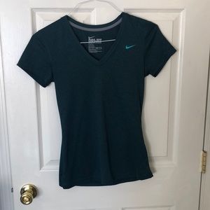 Nike women’s v-neck